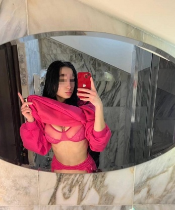 😘 Живу в Москве, где наша встреча будет полна страсти и наслаждения. 💋 У меня широкий спектр услуг, готовых удовлетворить твои самые сокровенные желания. 🌟 От классического секса до ролевых игр - мы сможем попробовать все, что пожелаешь. 💦 У меня есть множество положительных отзывов, которые подтверждают мою профессиональность. 🌹 Ты сможешь увидеть мои фото, чтобы убедиться в моей красоте и сексуальности. 📸 Не упусти возможность окунуться в мир наслаждения со мной! Пиши, и наши встречи будут незабываемыми. 🔥💫 Гульнара